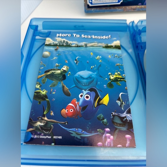 Finding Nemo 3D Blu-ray DVD 5-Disc Set Ultimate Edition Lenticular Slipcover - Picture 3 of 12